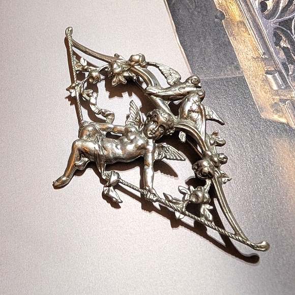 Vintage Large Cherub And Birds Brooch - Picture 3 of 5